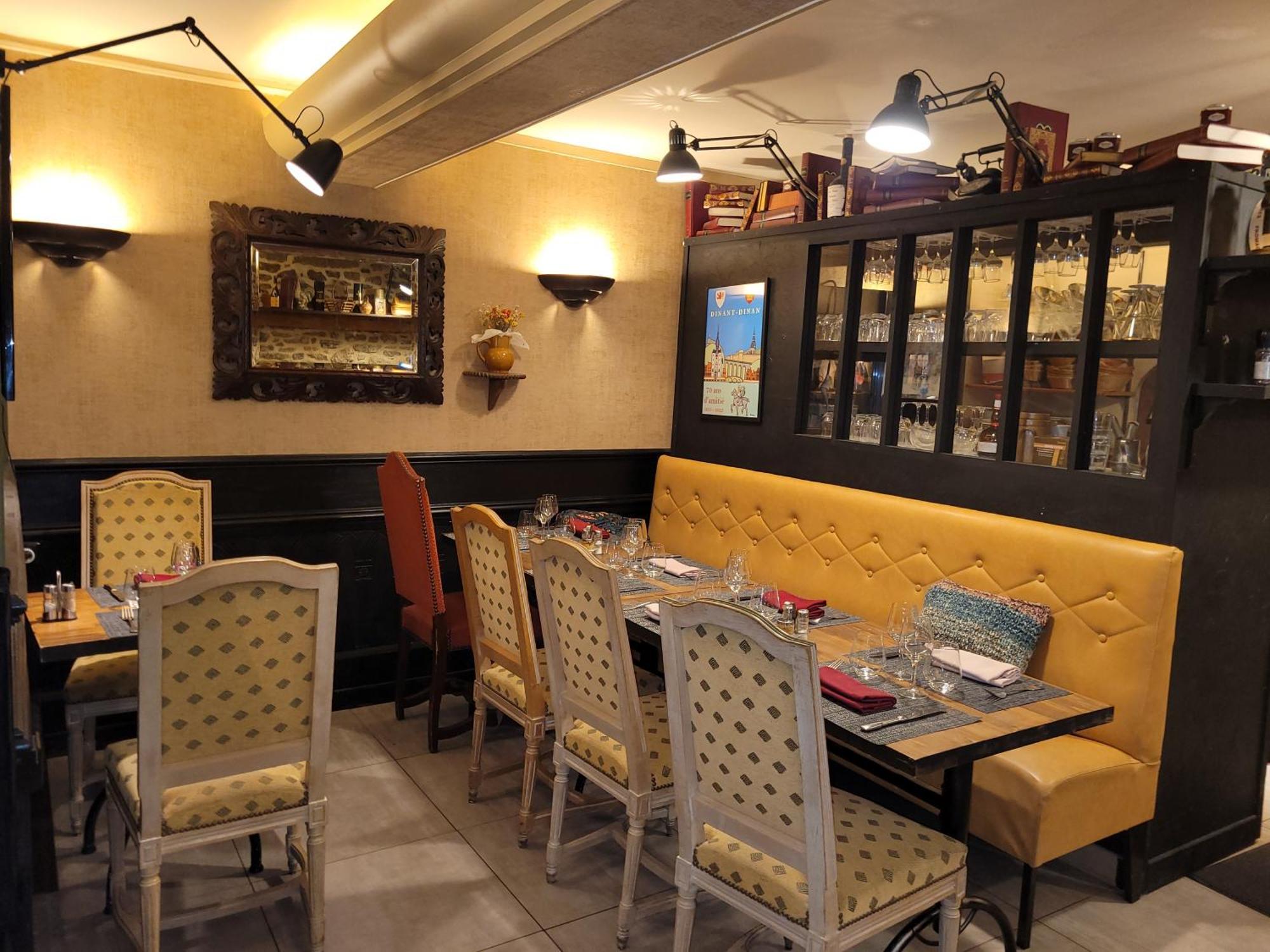 Hotel Duchesse Anne Динан Екстериор снимка
